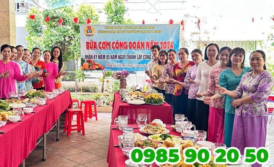 Top 5+ mẫu băng rôn bữa cơm Công đoàn đẹp, thiết kế đơn giản Mẫu băng rôn bữa cơm công đoàn 06